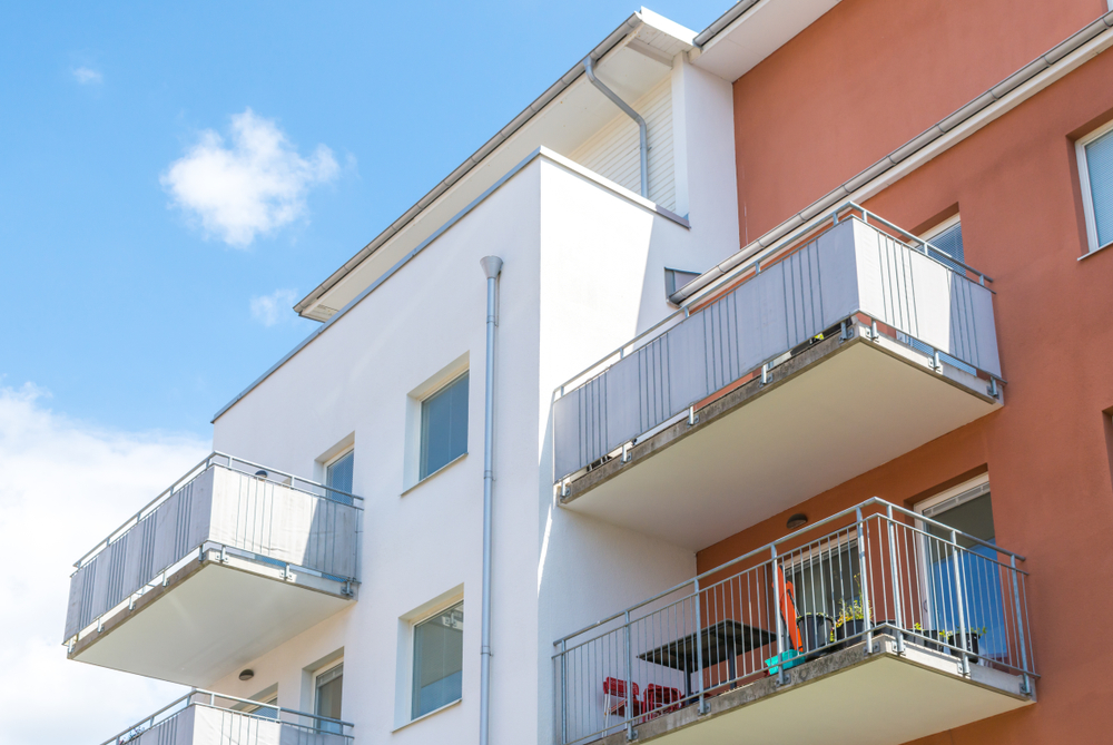 Apartment unit with Balcony